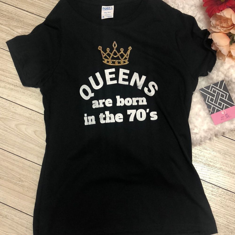 NWT Queens are born in the 70’s Black t-shirt M